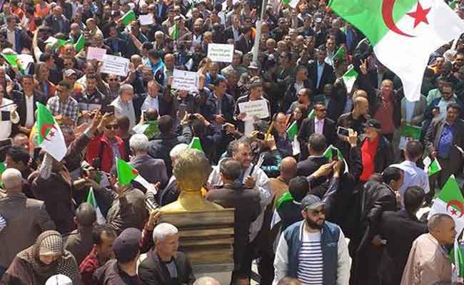 فاتح مايو يوم الثلاثاء عطلة مدفوعة الأجر