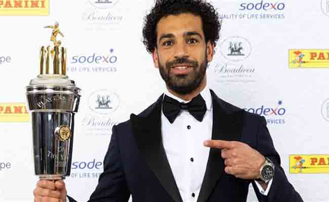 صلاح يتوج بجائزة أفضل لاعب
