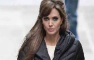 أنجلينا جولي وأطفالها في شريط وثائقي عن حياة الملكة اليزابيث