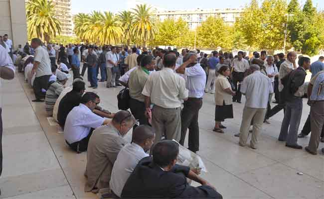 اللجنة الوطنية لموظفي المصالح الاقتصادية تقرر خوض إضراب لمدة أسبوع ابتداء من يوم غد الإثنين