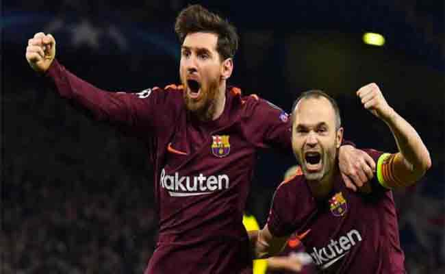 إنيستا يقرر حسم مستقبله مع برشلونة