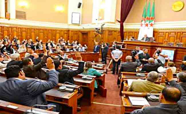 مصادقة أعضاء مجلس الأمة بالإجماع على مشروع قانون التجارة الالكترونية