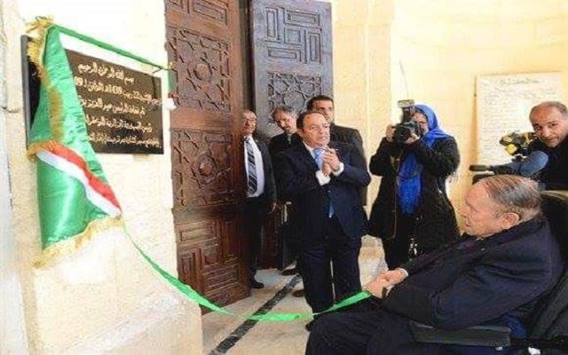 بعد الظهور الأخير لرئيس جميع المتملقين يغنون على العهدة الخامسة