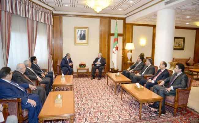استقبال أويحيى لوفد رؤساء غرفة التجارة و الصناعة العربية