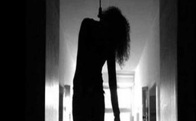 مصالح الحماية المدنية بقالمة تنقل جثّة امرأة أربعينية مشنوقة فوق سطح منزلها