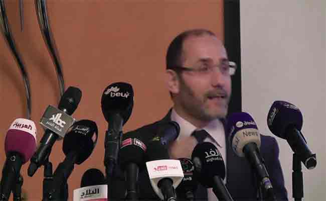 مقري يعلن عن مباشرة حزبه قريبا لاتصالات واسعة مع كافة القوى الوطنية من أجل تحقيق توافق وطني