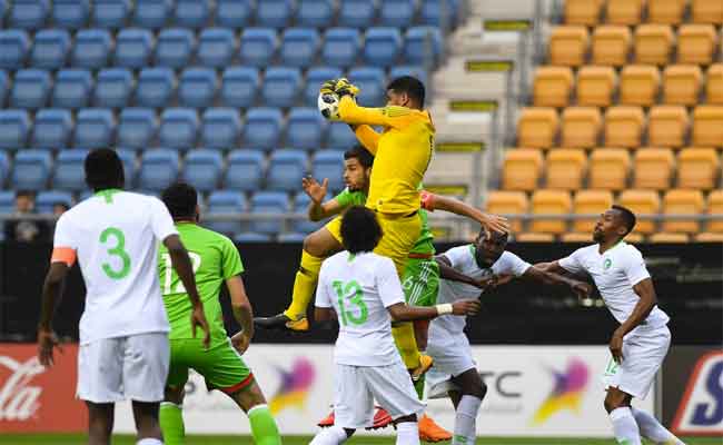 المنتخب السعودي يفوز على المحليين