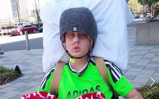 بعد موافقة أسرته التبرع بأعضائه ونزع أجهزة الإنعاش عنه الطفل المعجزة يعود للحياة