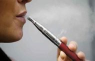 لن تتصوّروا مخاطر تدخين المراهقين للسجائر الإلكترونية!