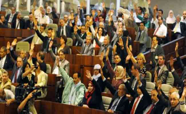 المصادقة بالأغلبية على مشروع القانون المتعلق بالقضاء العسكري
