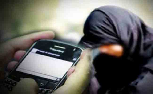 توقيف شابين قاما بتصوير طفلة بعد إبعادها عن منزلها و ابتزازها بنشر صورها بتبسة