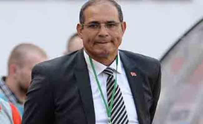 الزاكي يعقد ندوة صحفية