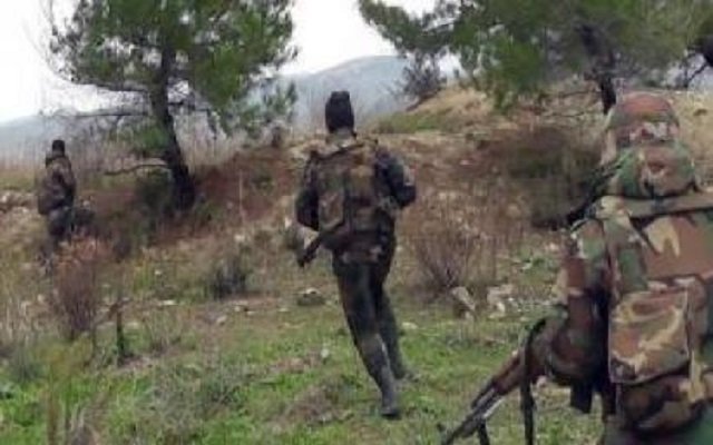 الجيش الشعبي يعثر على جثة إرهابي ويضبط بندقية ومسدس