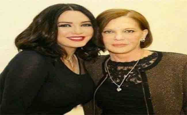 سلاف فواخرجي تفجع برحيل أغلى الناس