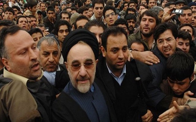 وشهد شاهد من أهلها إيران تراجعت 100 عام في مجال الديمقراطية والعدالة