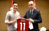 أردوغان يساند أوزيل في قضية العنصرية التي تلقاها بألمانيا