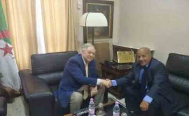 حزب الكرامة و الأفلان يطلقان