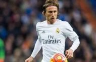 الريال يحفز مودريتش للبقاء بالنادي