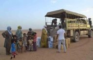 الجيش يواصل مد يد المساعدة للمواطنين المتضررين جراء فيضانات عين قزام