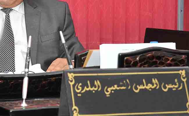 رئيس بلدية بنورة بغرداية يخرج عن صمته و يلوح بالاستقالة وسط تضامن شعبي