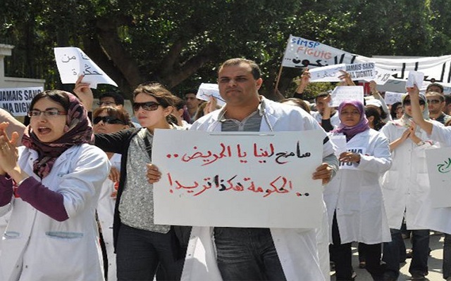 الكوليرا باقية وتتمدد والأطباء المقيمين يزيدون الطينة بلة