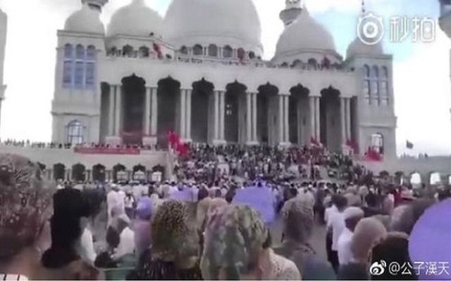 مواجهة بين الحكومة والمسلمين لمنع هدم مسجد في الصين استغرق عامين لبنائه