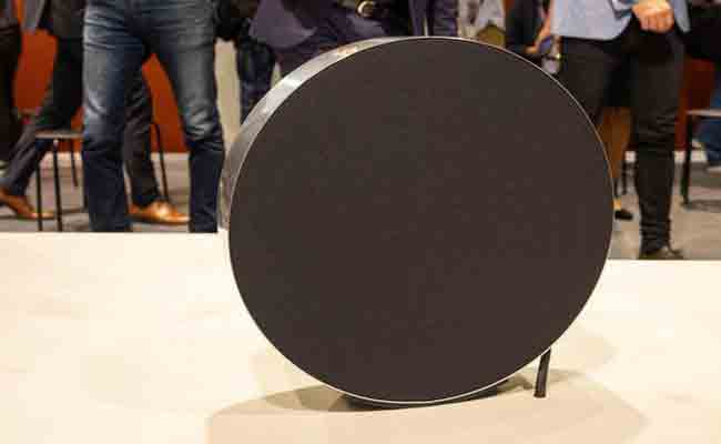 مكبر للصوت على شكل وبحجم عجلة من Bang & Olufsen