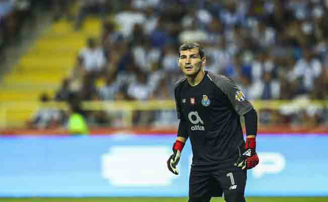 كاسياس يكشف موعد اعتزاله