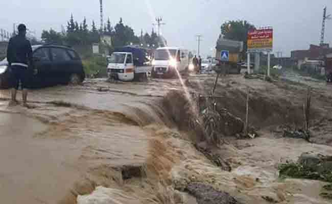 مياه الأمطار تجرف أربعيني حاول إنقاذ شيخ في فيضانات بباتنة