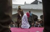 بسبب السحاق جلد امرأتين في ماليزيا