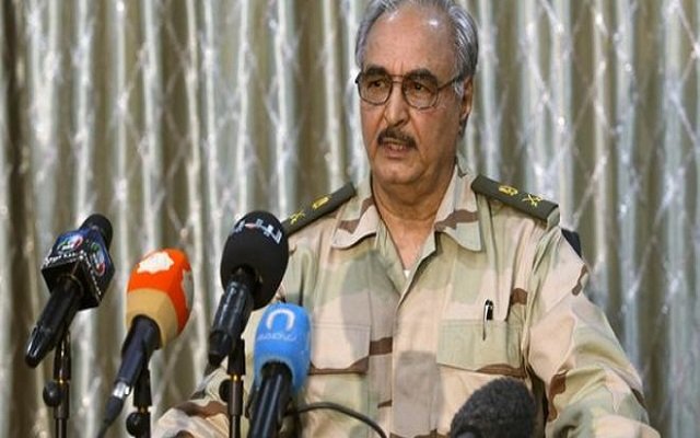 نجل حفتر متهم بسرقة مبالغ كبيرة من مصرف ببنغازي