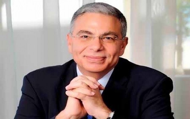 وزير لبناني يؤدب أسرة سعودية بمطار بيروت