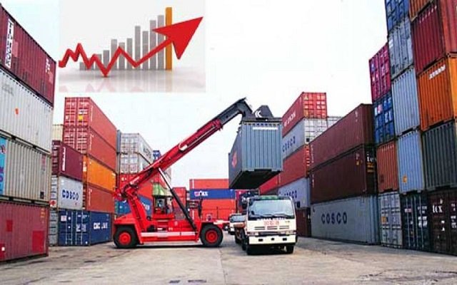 ارتفاع أسعار البترول تخفض العجز التجاري