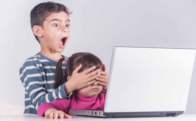 إحموا أطفالكم من خطر الإنترنت وآثار المحتويات الجنسية المضرّة