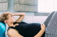 أنت مرضعة واكتشفت أنك حامل، كيف تتصرفين؟