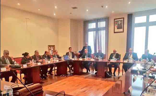 مساهل يدعو رؤساء القنصليات الجزائرية بفرنسا إلى بناء