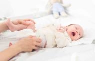 هل لون براز الطفل هو مؤشر لمرضه؟