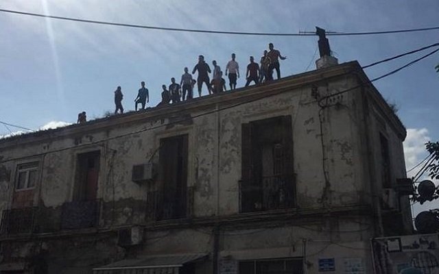 محاولة انتحار جماعي بالعاصمة والحكومة لا يهم المهم هو خليفة بوحجة