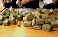 الجيش يوقف خمس تجار مخدرات ويحجز 129 كلغ من الكيف