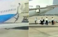مضيفة  تسقط من طائرة