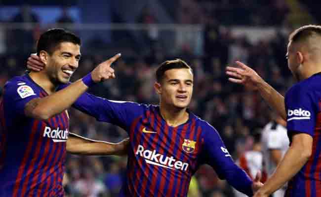 برشلونة يبحث عن مدافع جديد
