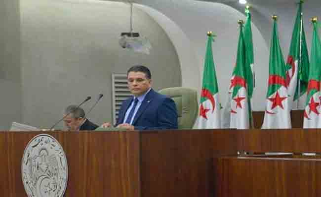 بوشارب يؤكد أن قانون المالية عمل على مراعاة الجانب الاجتماعي و توفير مناصب الشغل