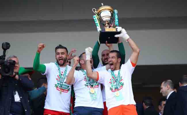 إتحاد بلعباس يتوج بكأس السوبر