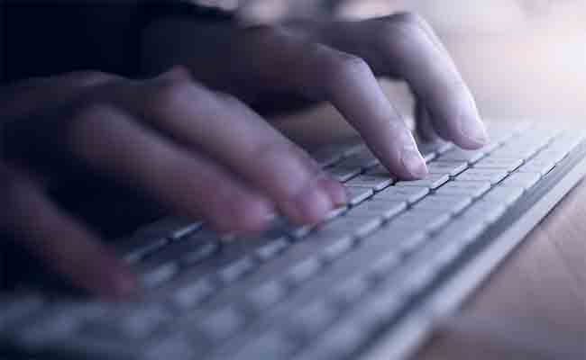 أعضاء خدمات الدعم يرون ما نود سؤالهم عنه بنوافذ الدردشة حتى قبل أن نقوم بإرسال السؤال