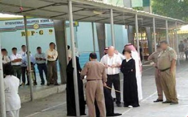 بسبب رسائل واتساب جلد سعودي أمام طليقته