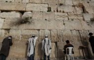 ثعبان يخرج من حائط البراق هل هي إشارة على قرب قدوم المسيخ الدجال
