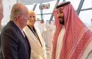 الإعلام الإسباني يلوم ملك البلاد على مصافحة بن سلمان