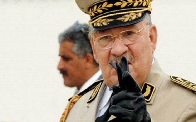 ابن الفريق قايد صالح يعيث في الأرض فسادا ويعتدي على والي عنابة