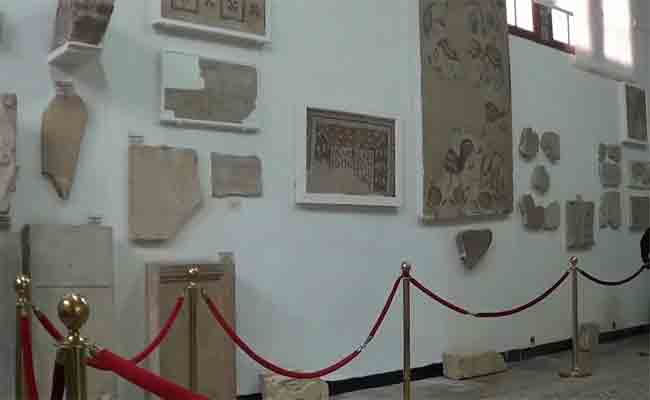 علماء أثار يكتشفون مواقع أثرية بمنطقة