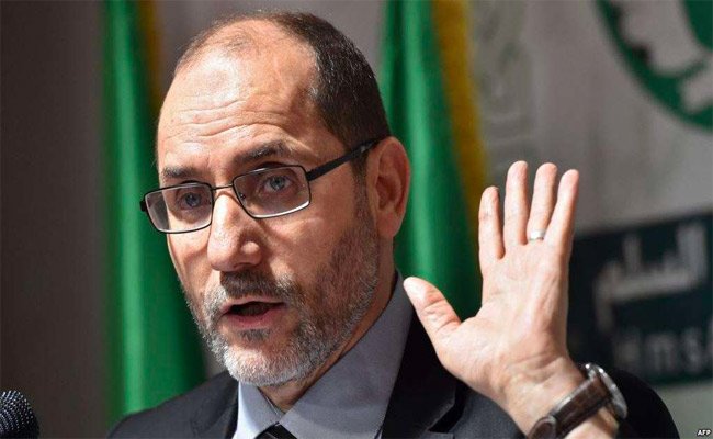 مقري يعتبر تمديد العهدة الرئاسية الحالية بغير إصلاحات